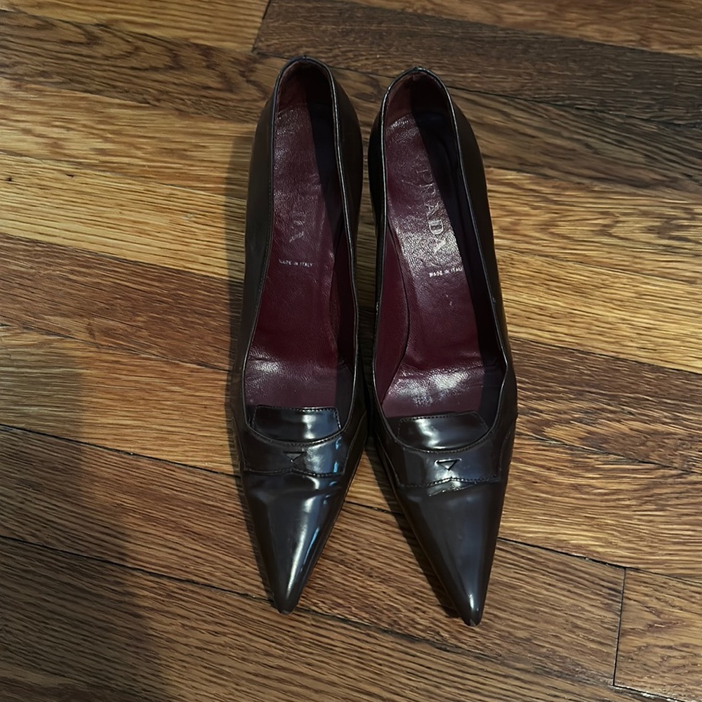 Vintage Prada pointy toed kitten heels